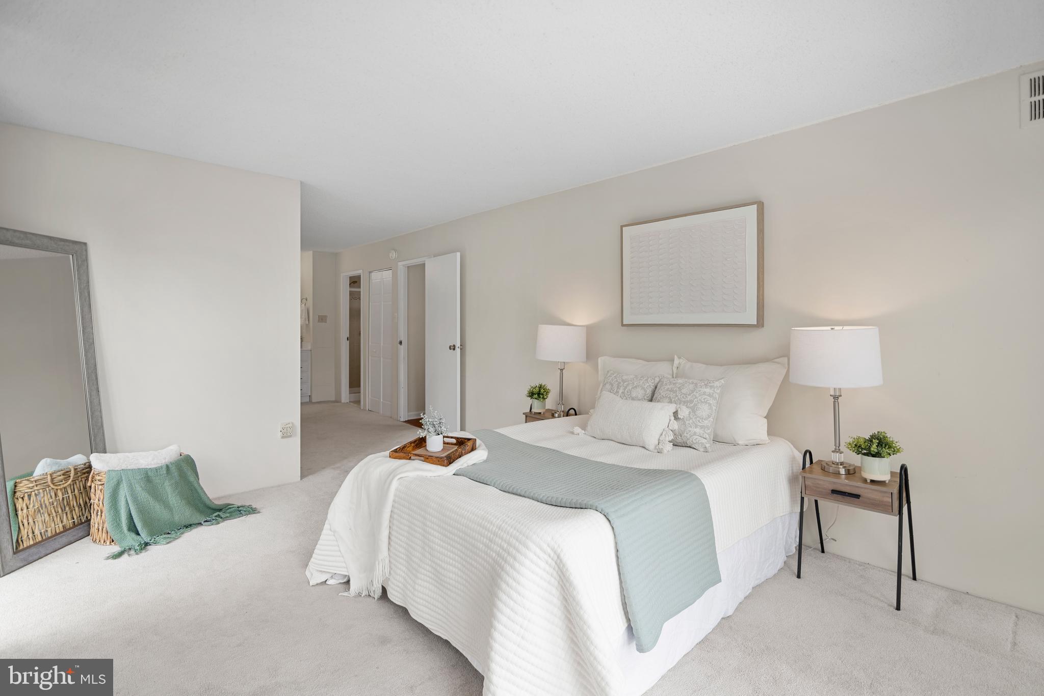 5300 Holmes Run Pkwy #403