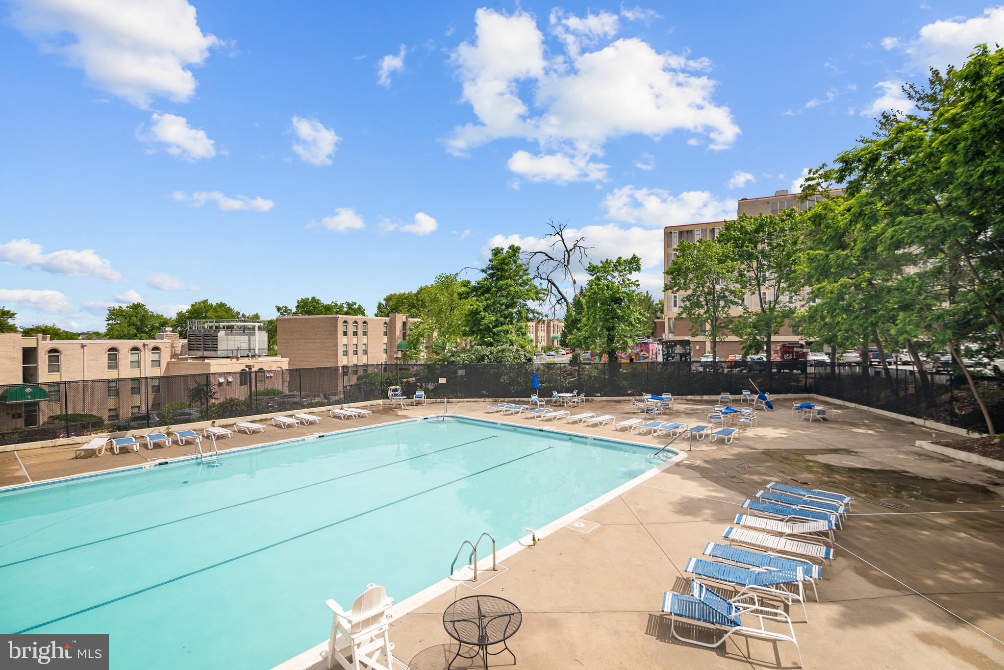 5300 Holmes Run Pkwy #403