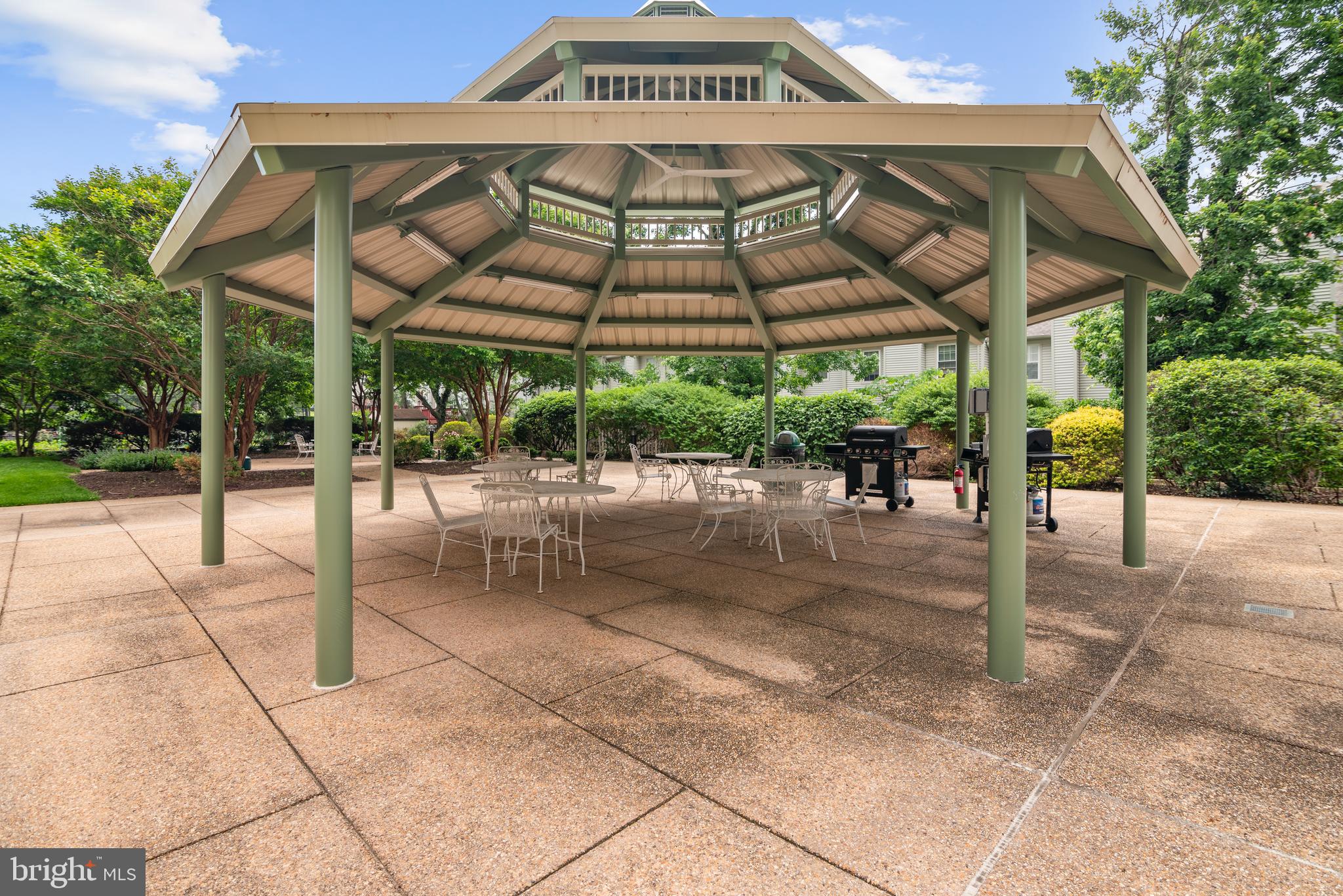 5300 Holmes Run Pkwy #403