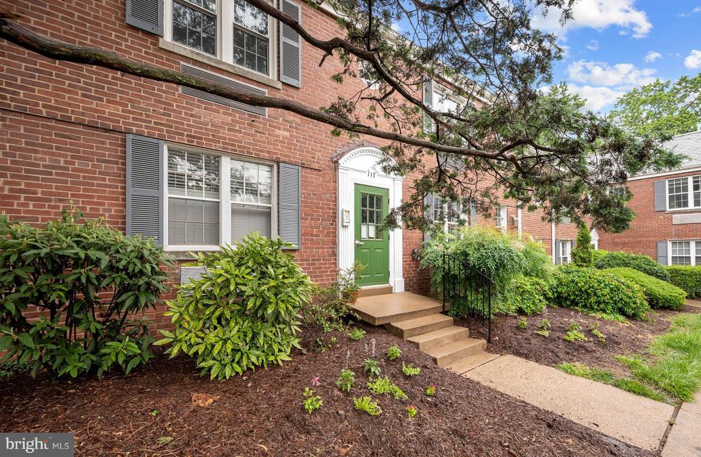 117 E Glebe Rd #C