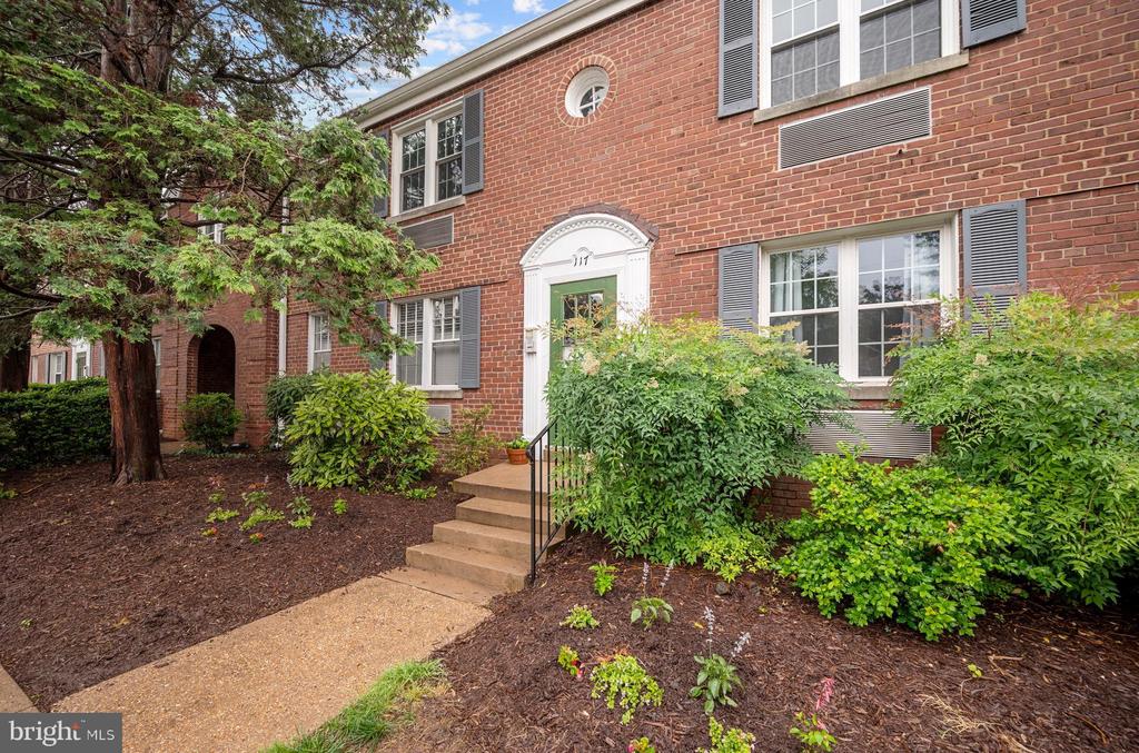 117 E Glebe Rd #C
