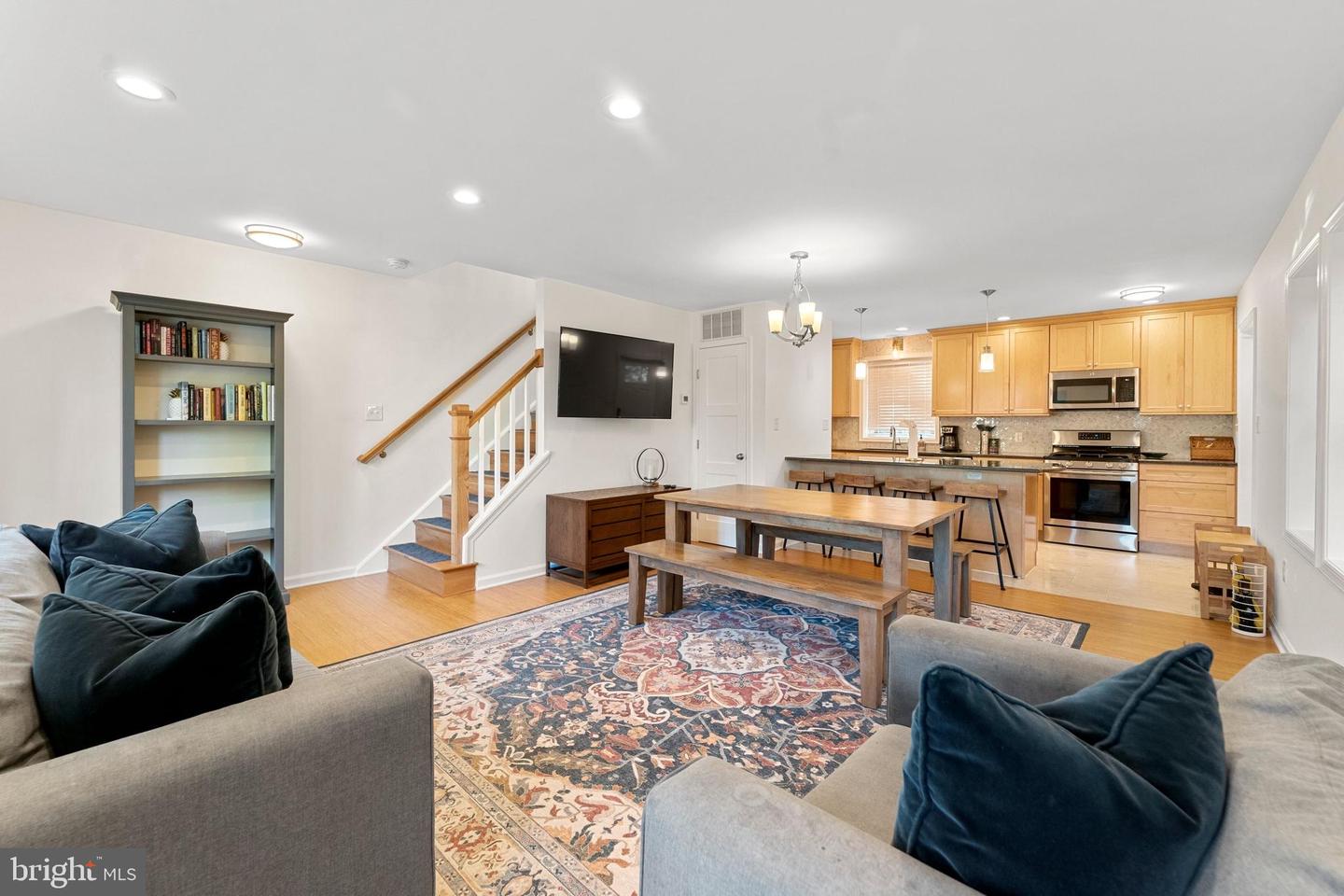 33 ANCELL ST