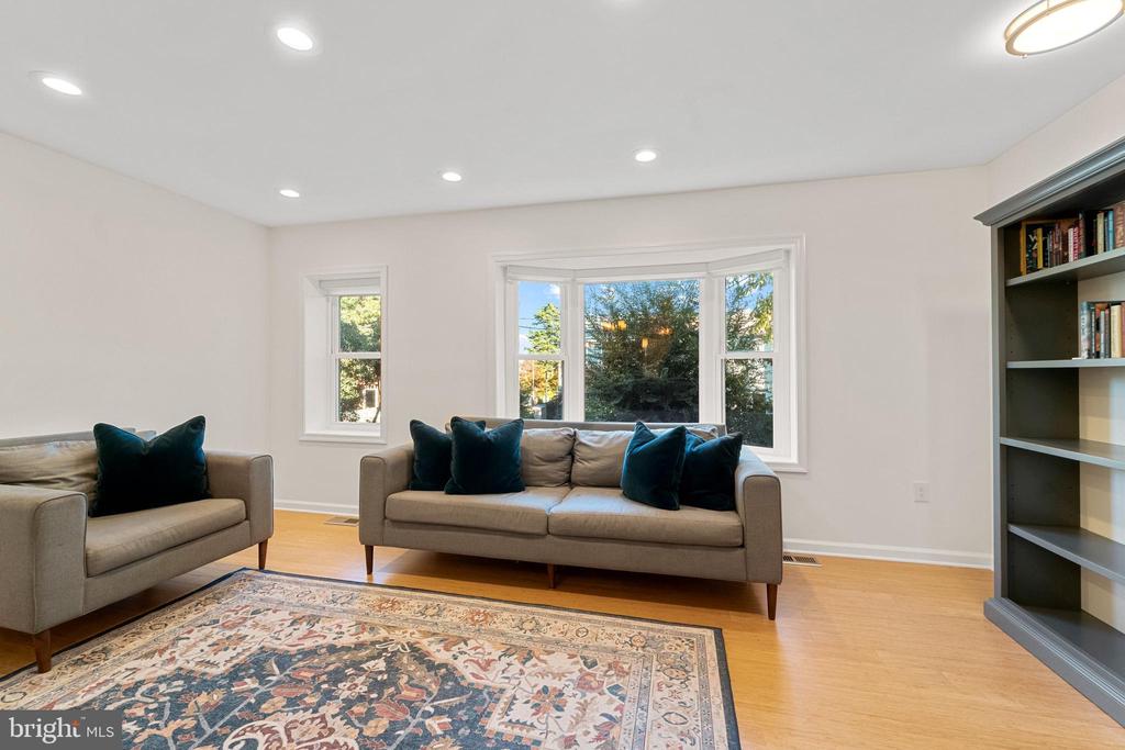 33 ANCELL ST