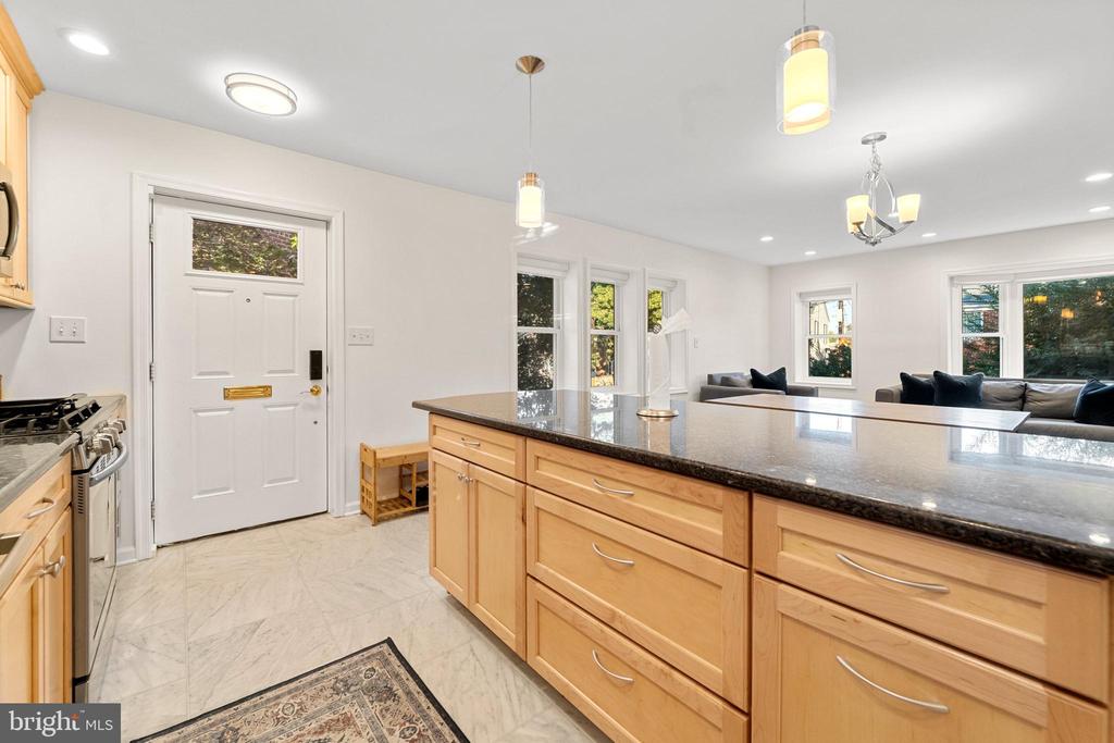 33 ANCELL ST