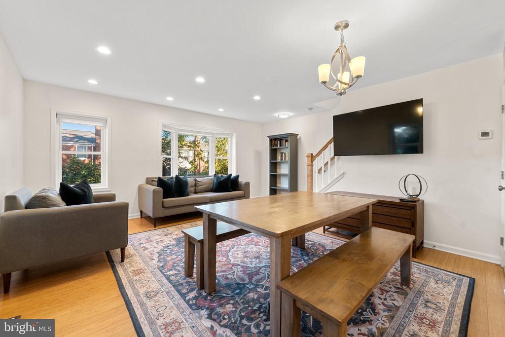 33 ANCELL ST