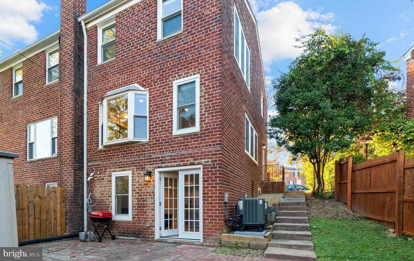 33 ANCELL ST