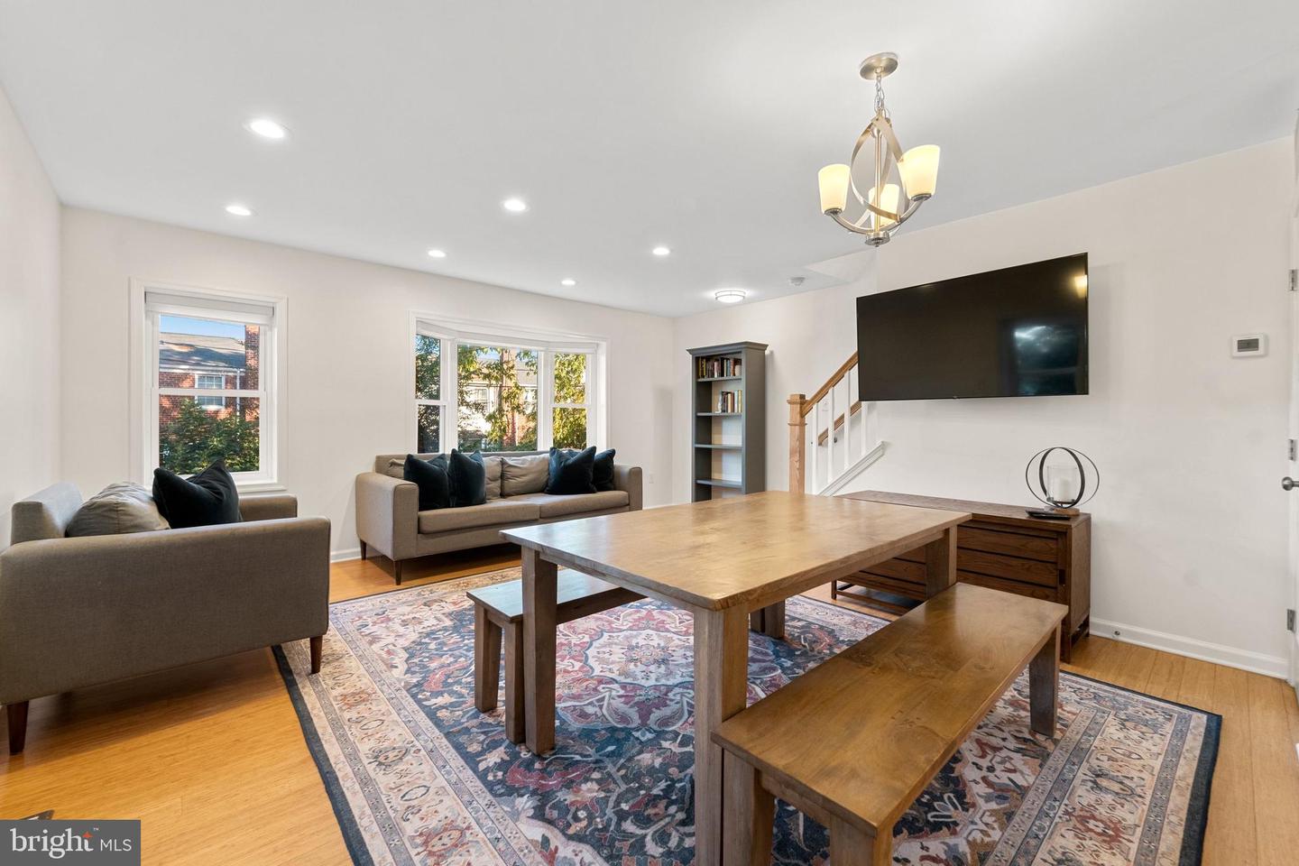 33 ANCELL ST