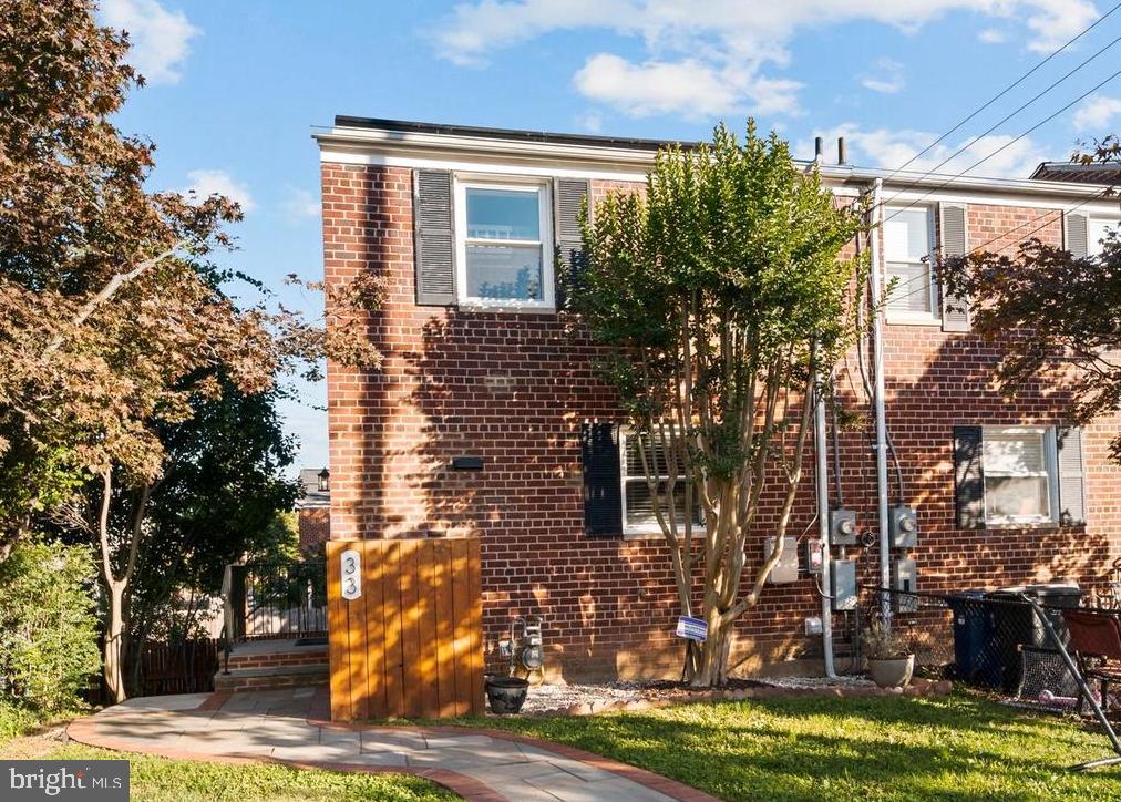33 ANCELL ST