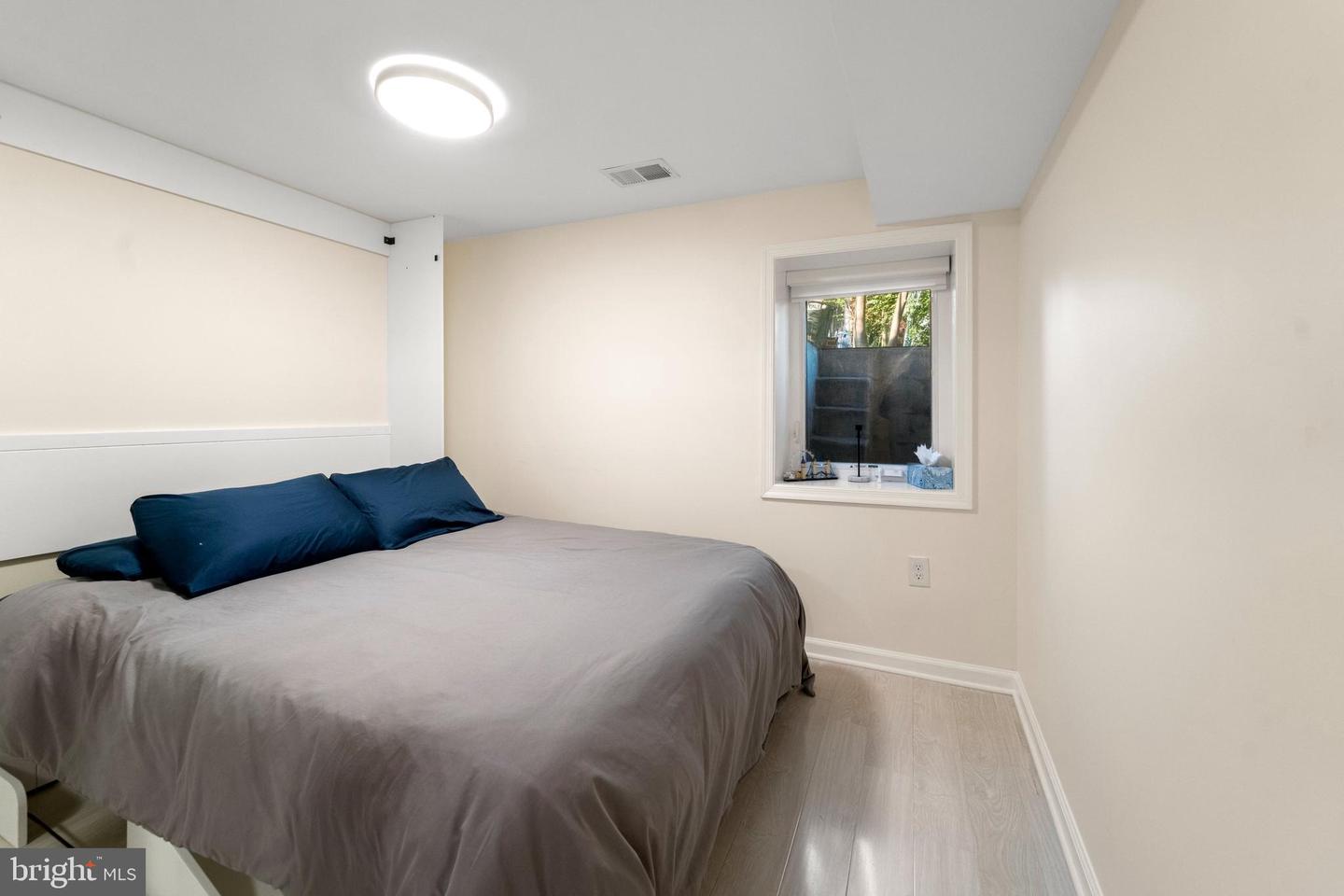 33 ANCELL ST