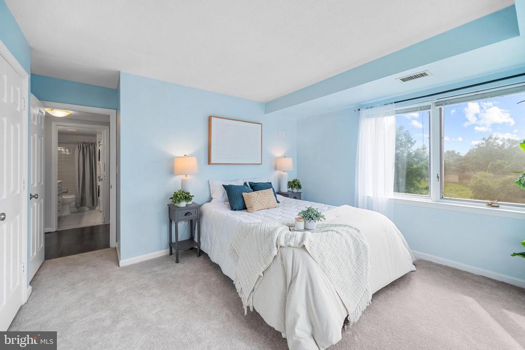 545 E Braddock Rd E #302