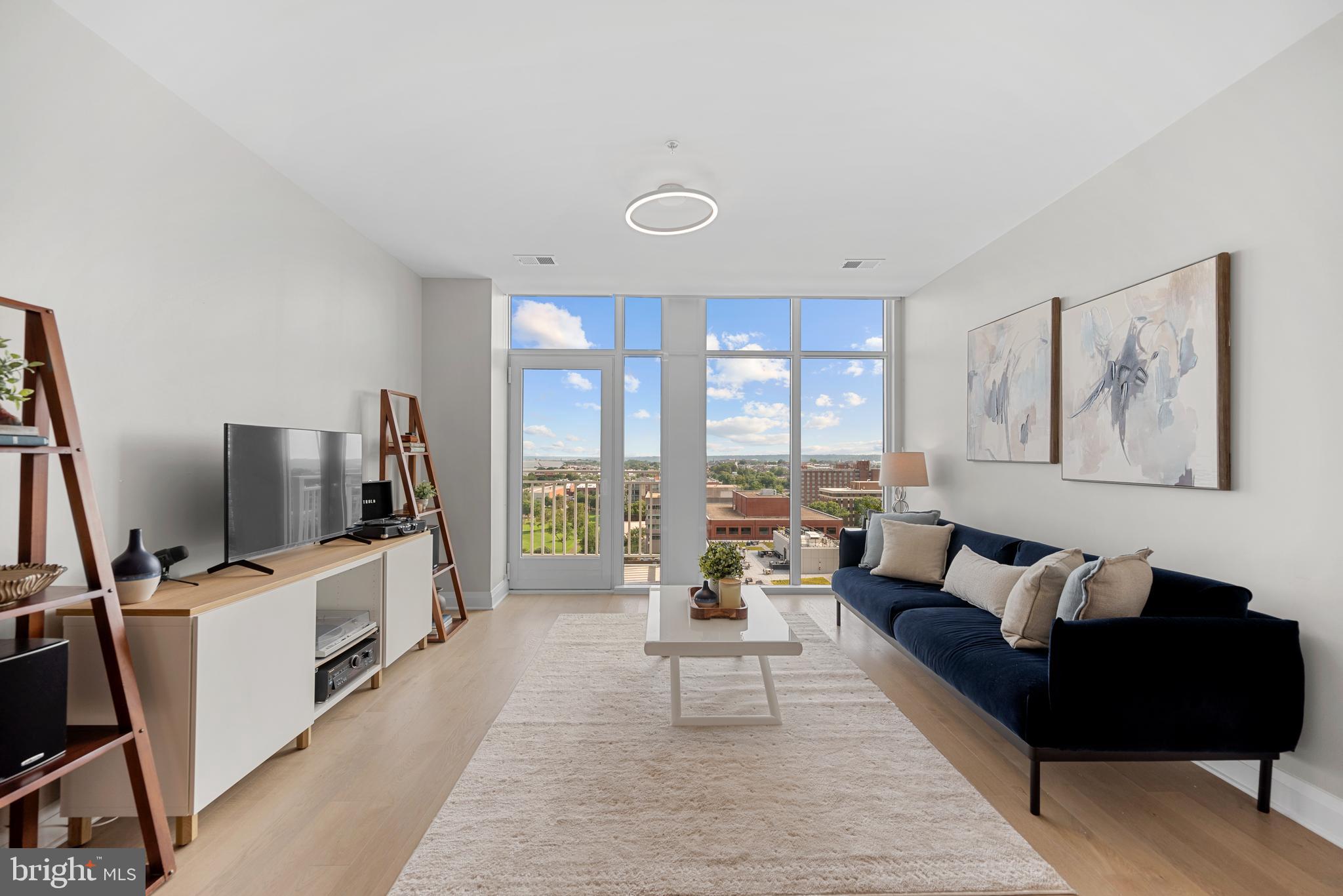 925 N Fairfax Street #1203