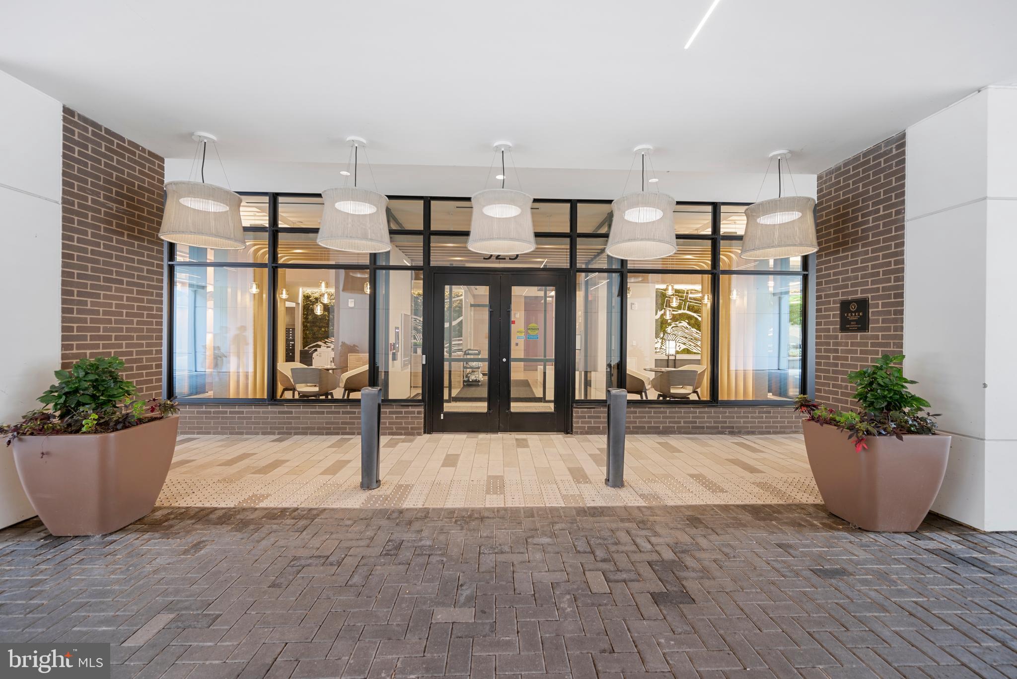 925 N Fairfax Street #1203
