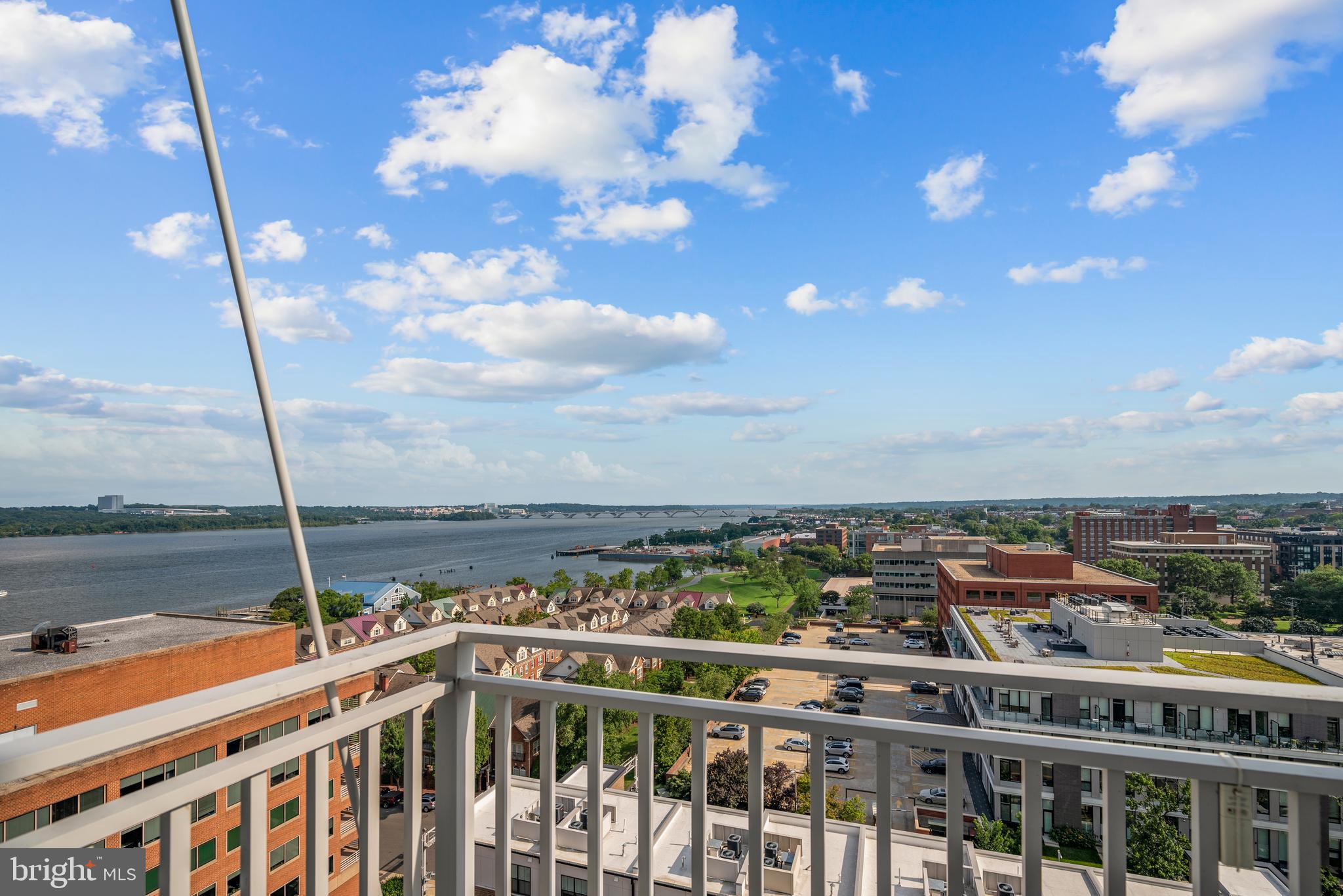 925 N Fairfax Street #1203