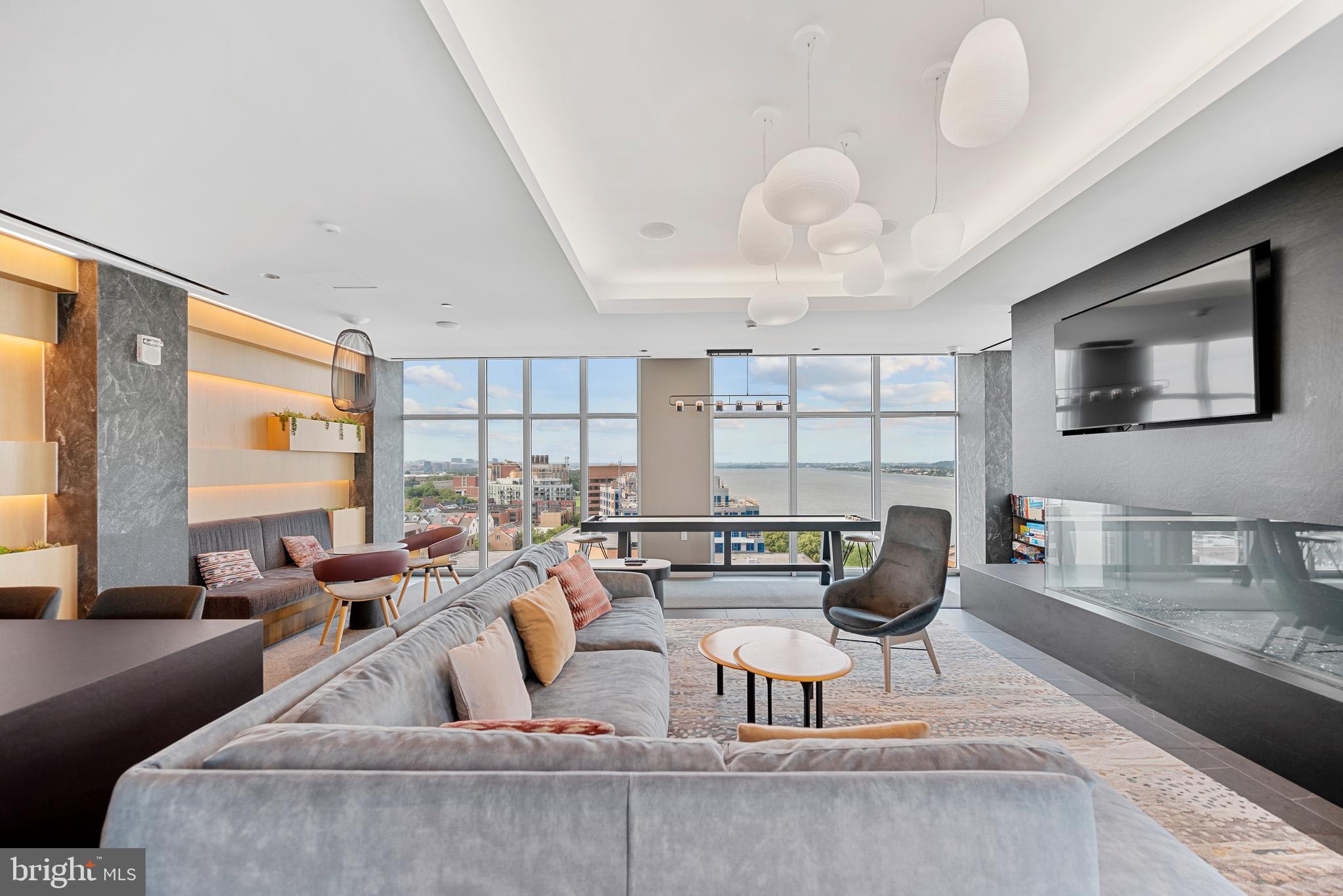 925 N Fairfax Street #1203