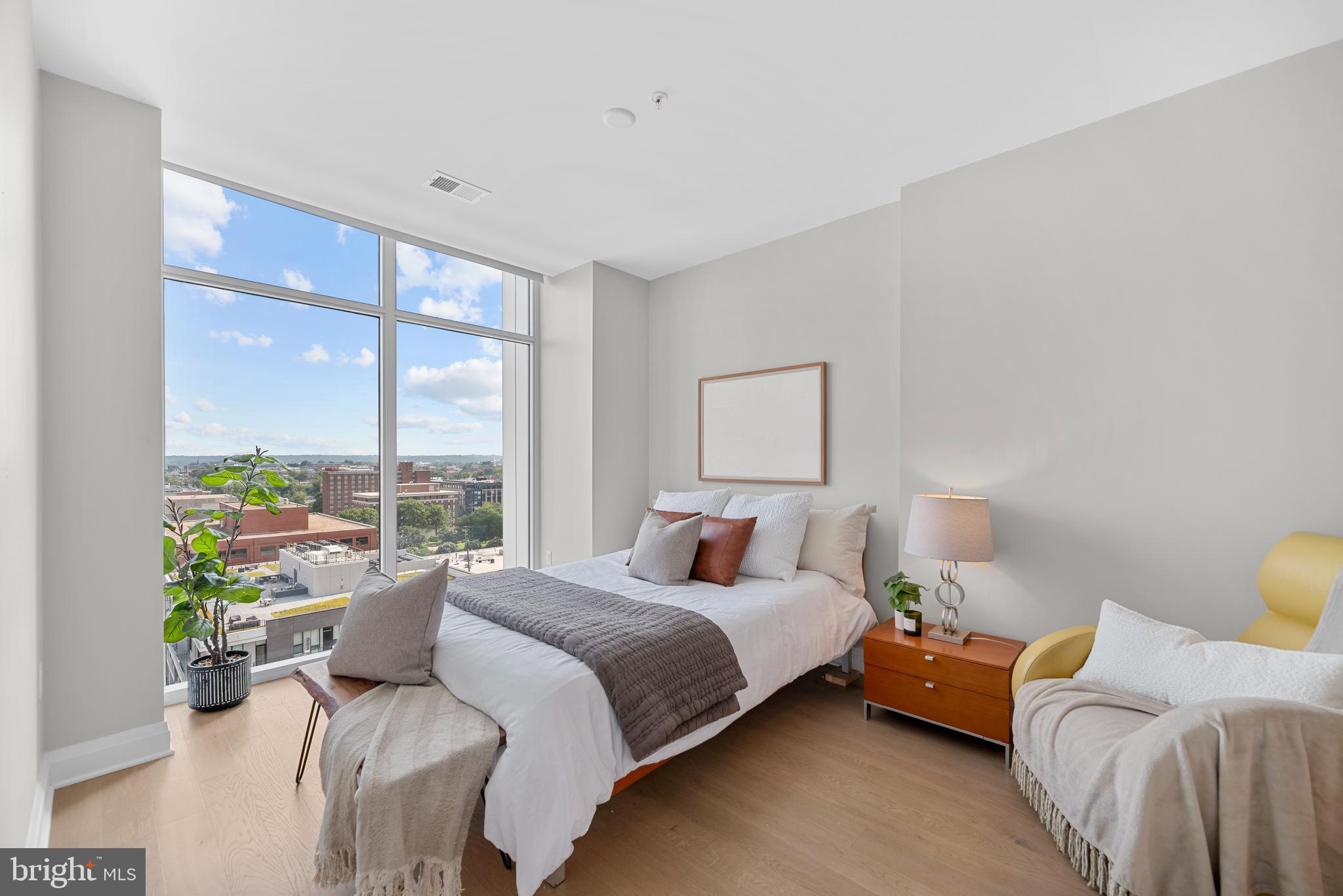 925 N Fairfax Street #1203