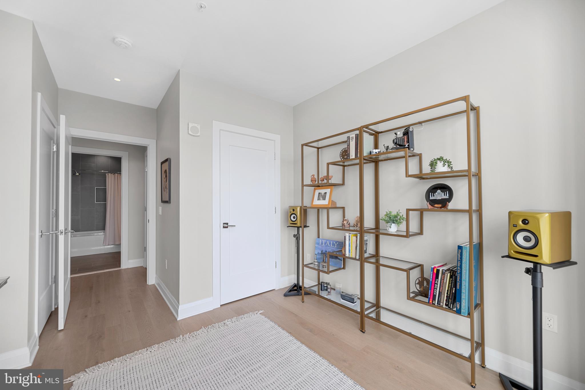 925 N Fairfax Street #1203