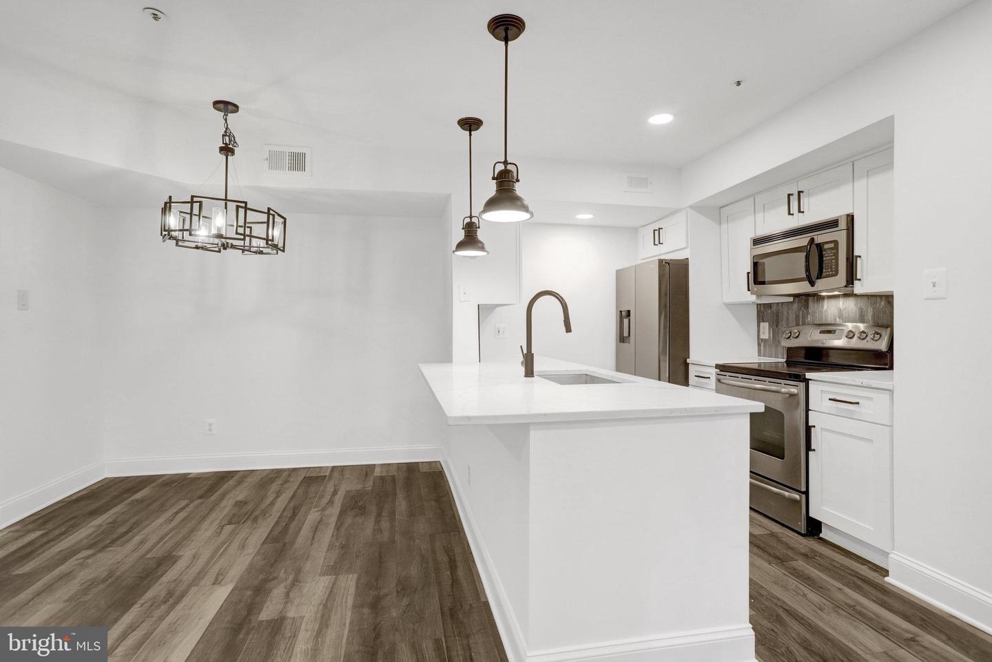 3307 WYNDHAM CIR #2157