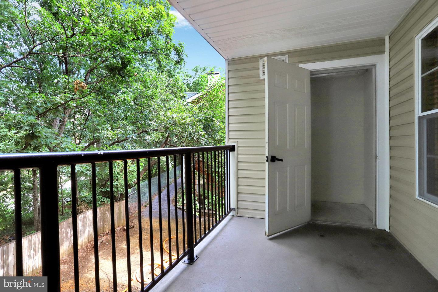 3307 WYNDHAM CIR #2157