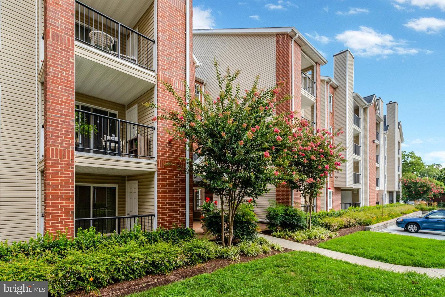3307 WYNDHAM CIR #2157