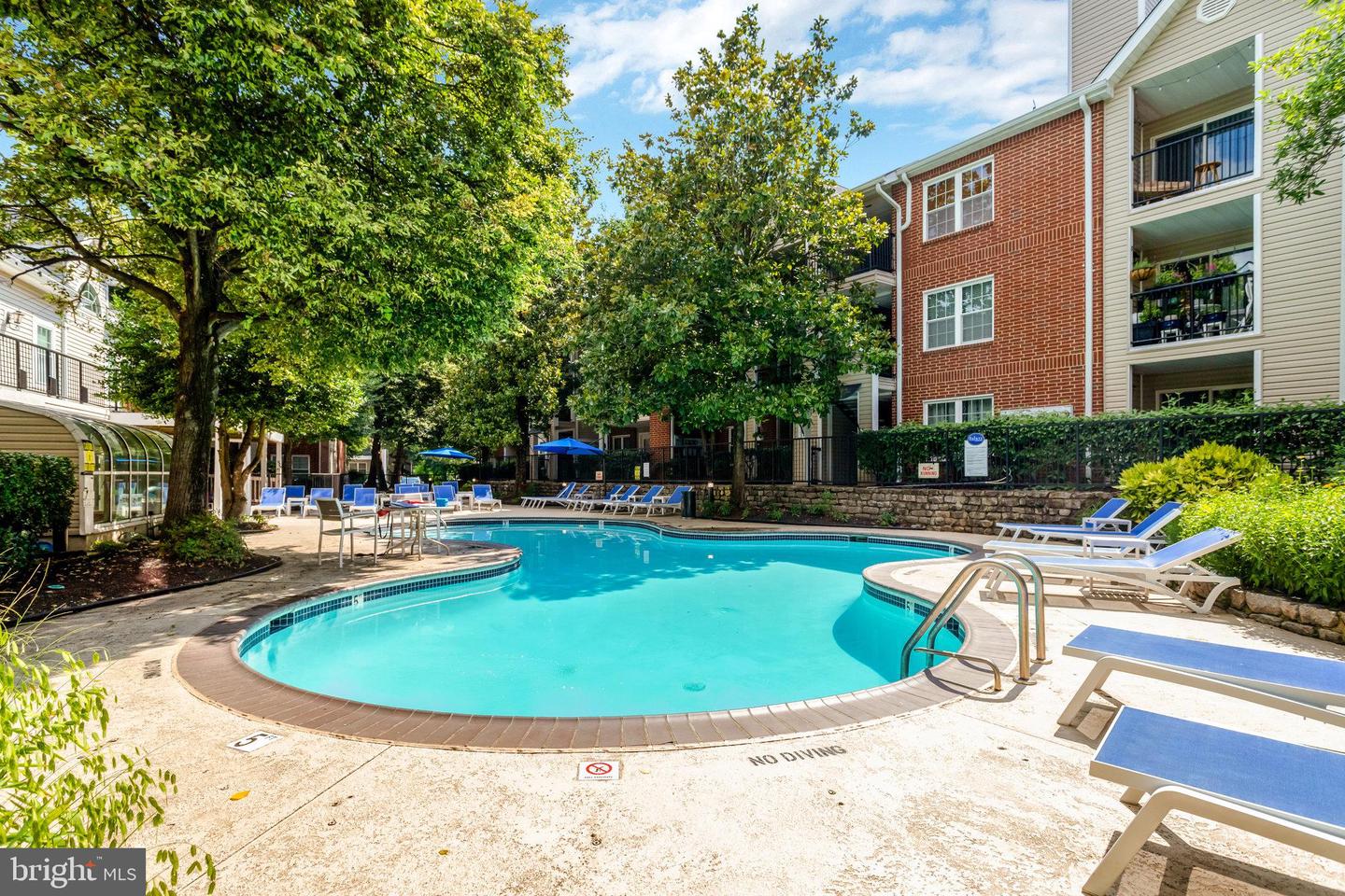 3307 WYNDHAM CIR #2157