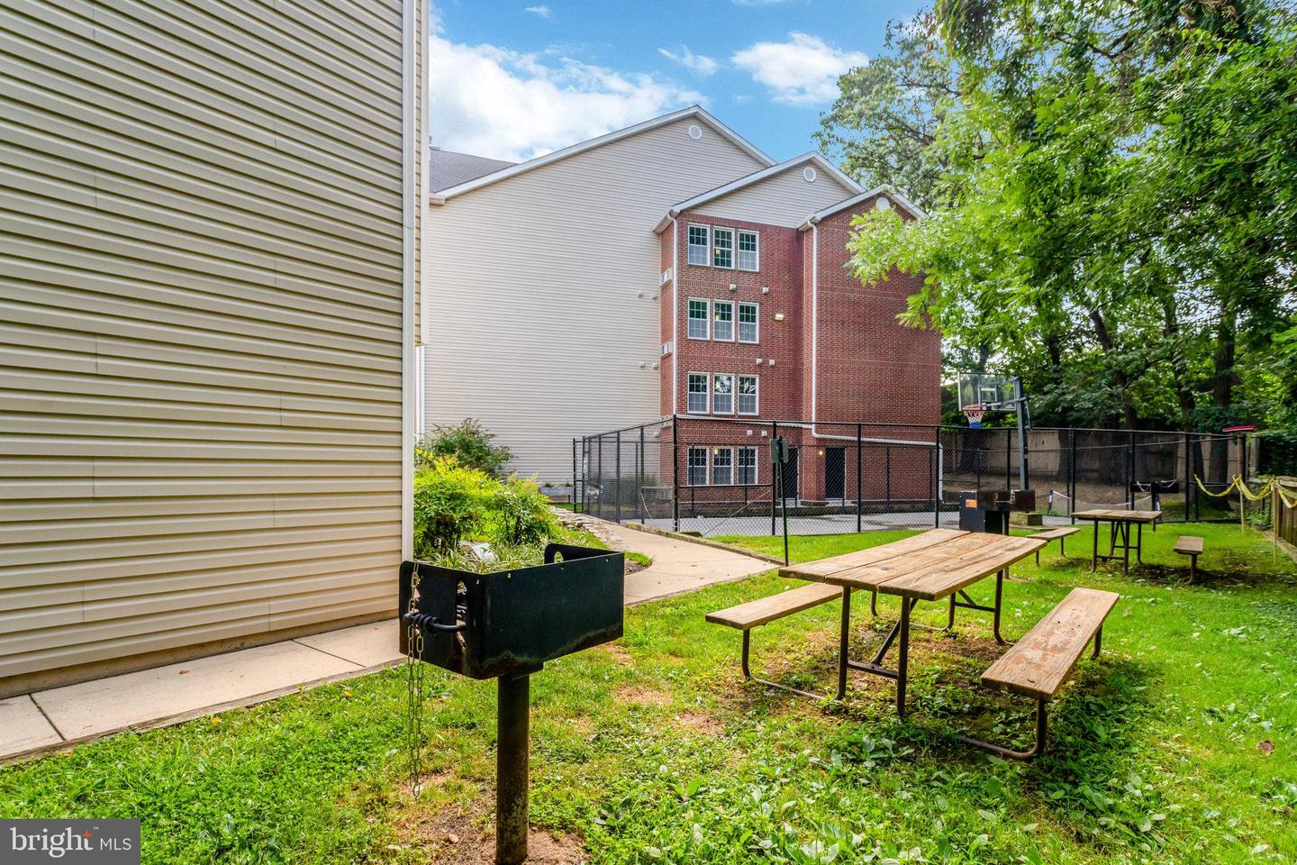 3307 WYNDHAM CIR #2157