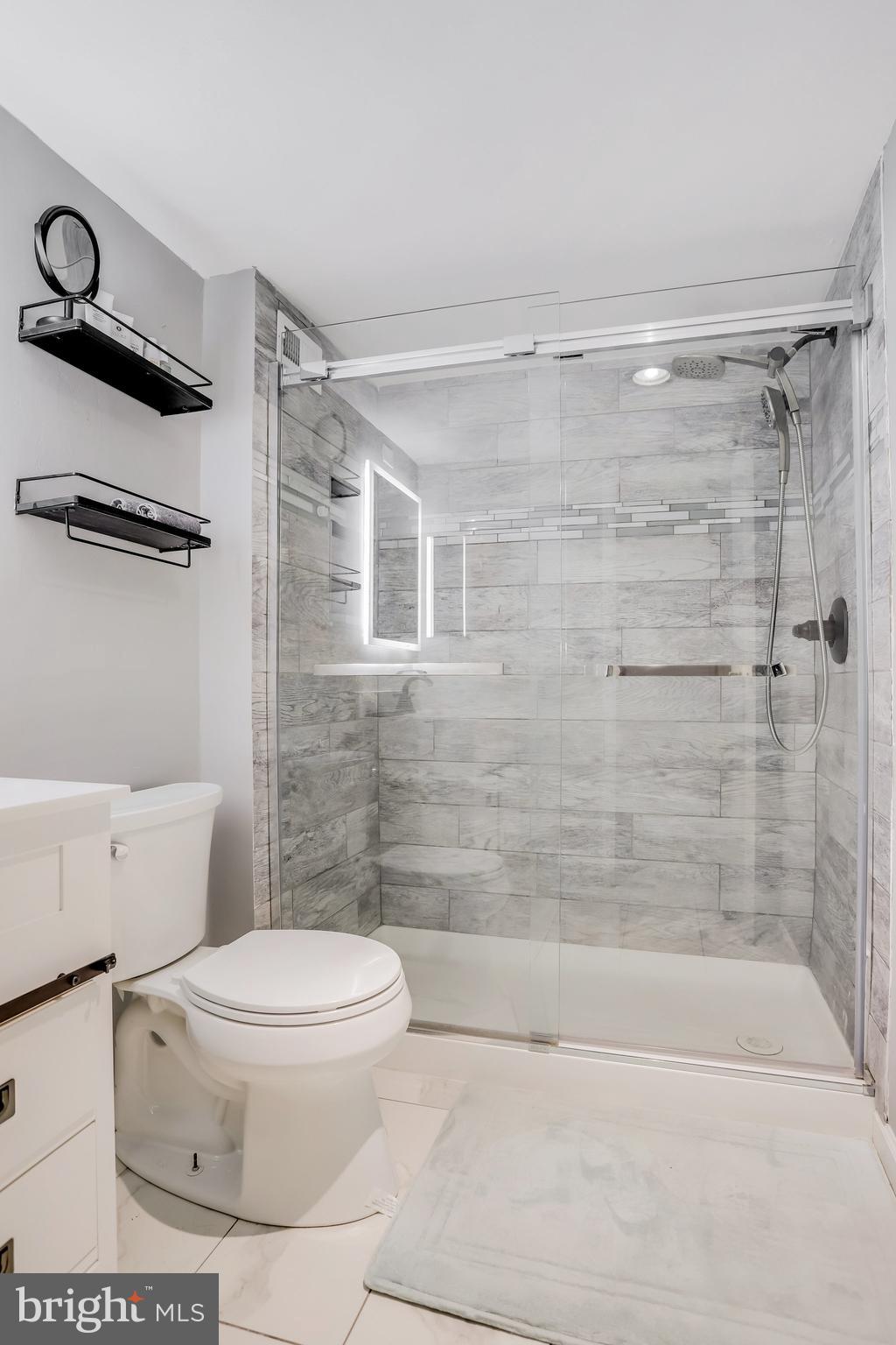 5300 HOLMES RUN PKWY #417