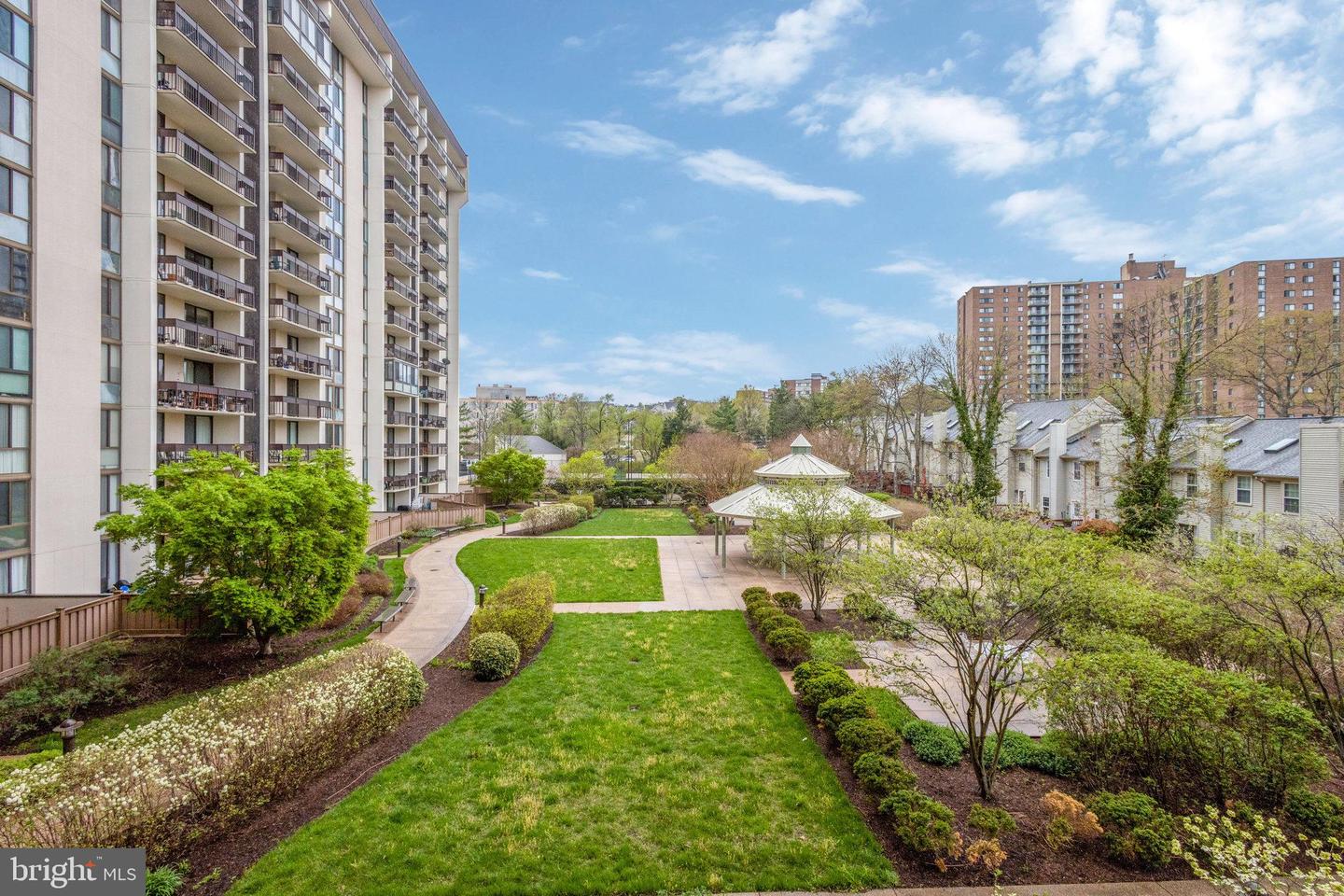 5300 HOLMES RUN PKWY #417