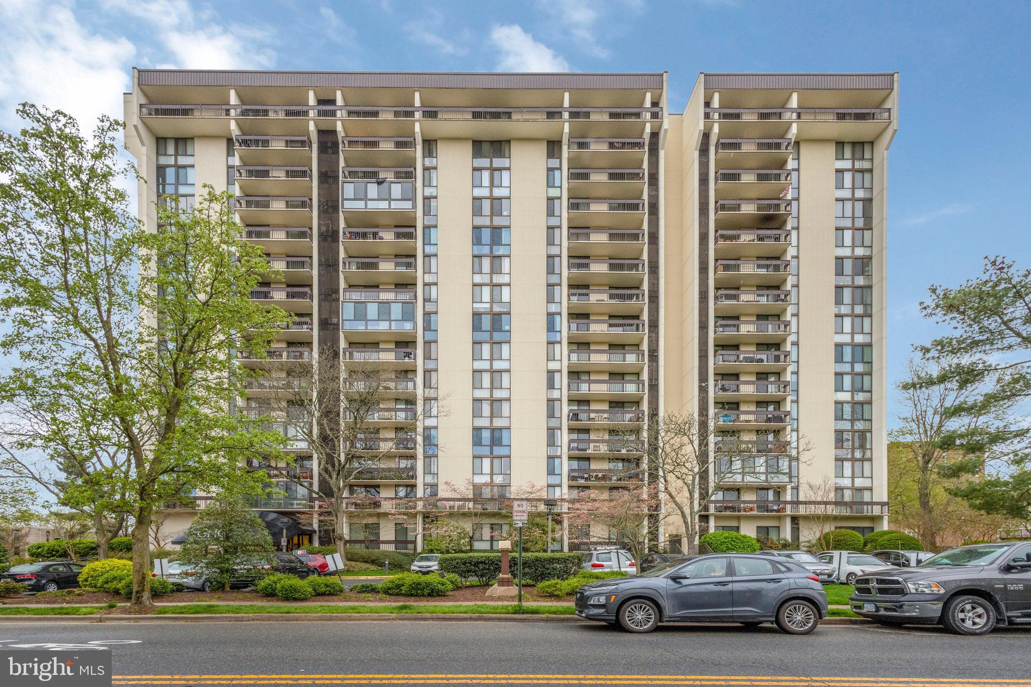 5300 HOLMES RUN PKWY #417