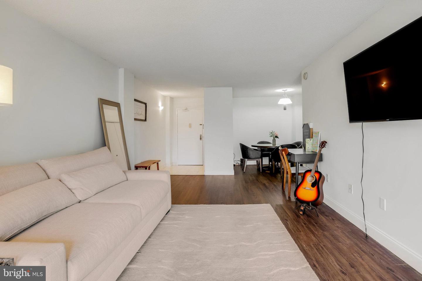 5300 HOLMES RUN PKWY #417