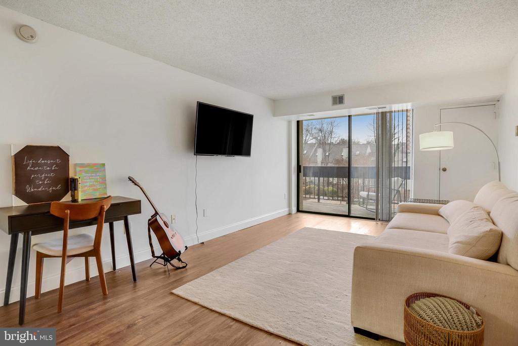 5300 HOLMES RUN PKWY #417