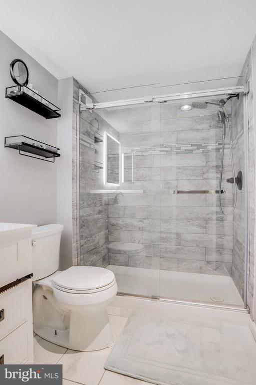 5300 HOLMES RUN PKWY #417