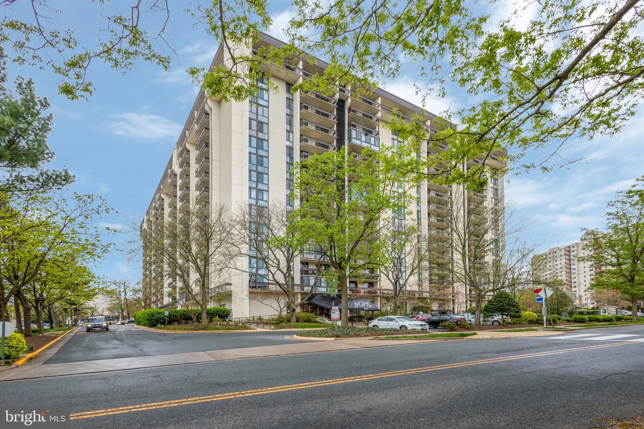 5300 HOLMES RUN PKWY #417