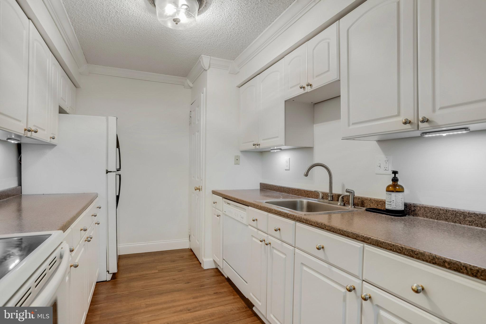 5300 HOLMES RUN PKWY #417