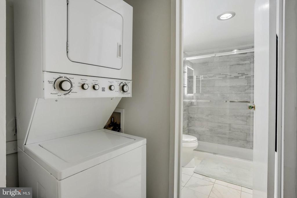 5300 HOLMES RUN PKWY #417