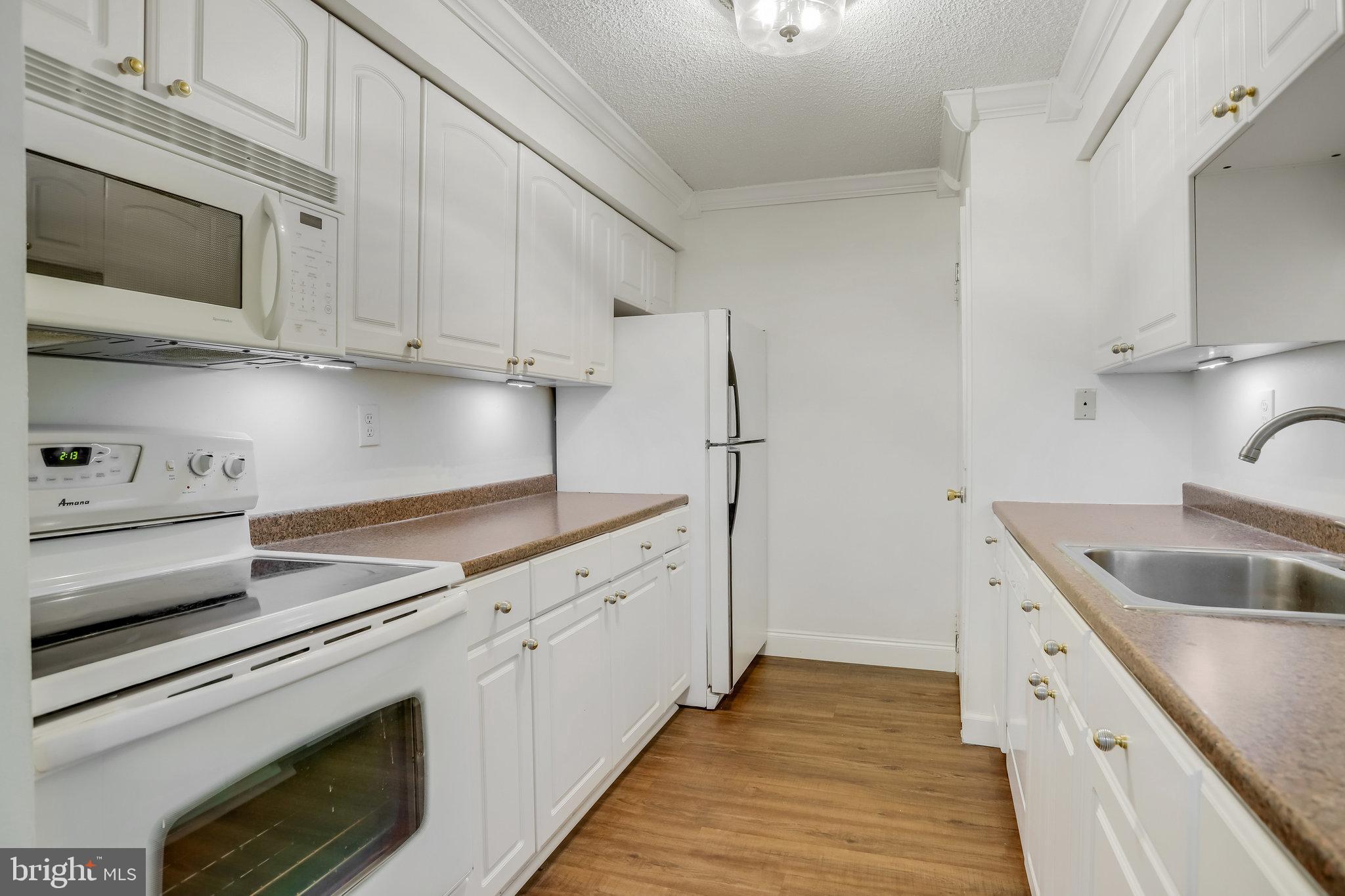 5300 HOLMES RUN PKWY #417