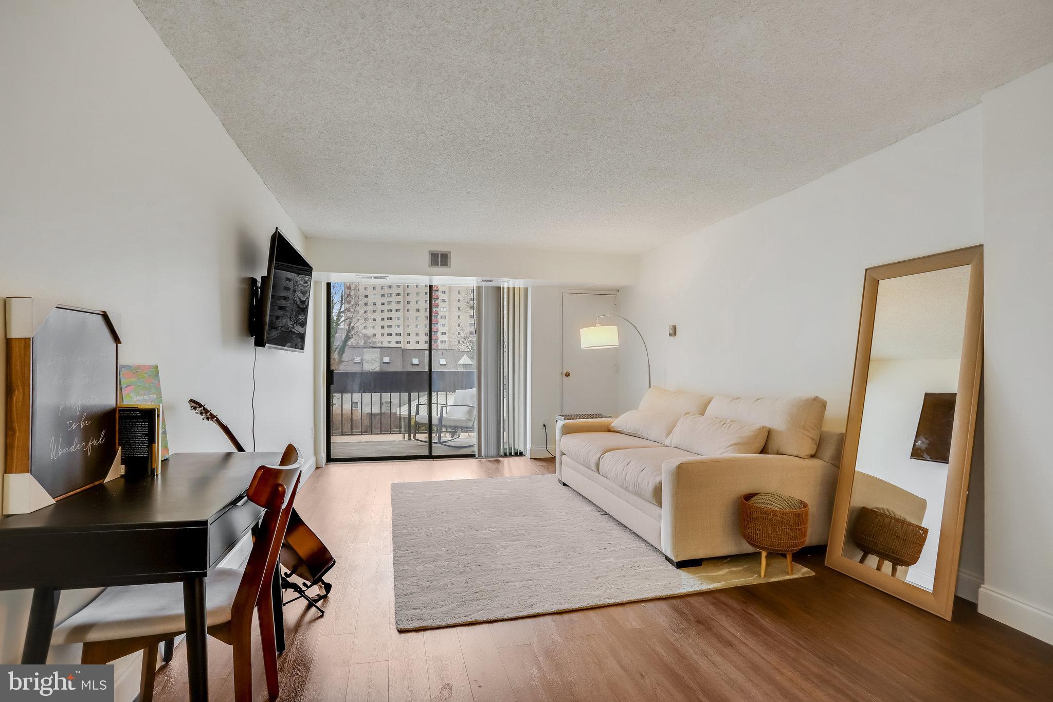 5300 HOLMES RUN PKWY #417