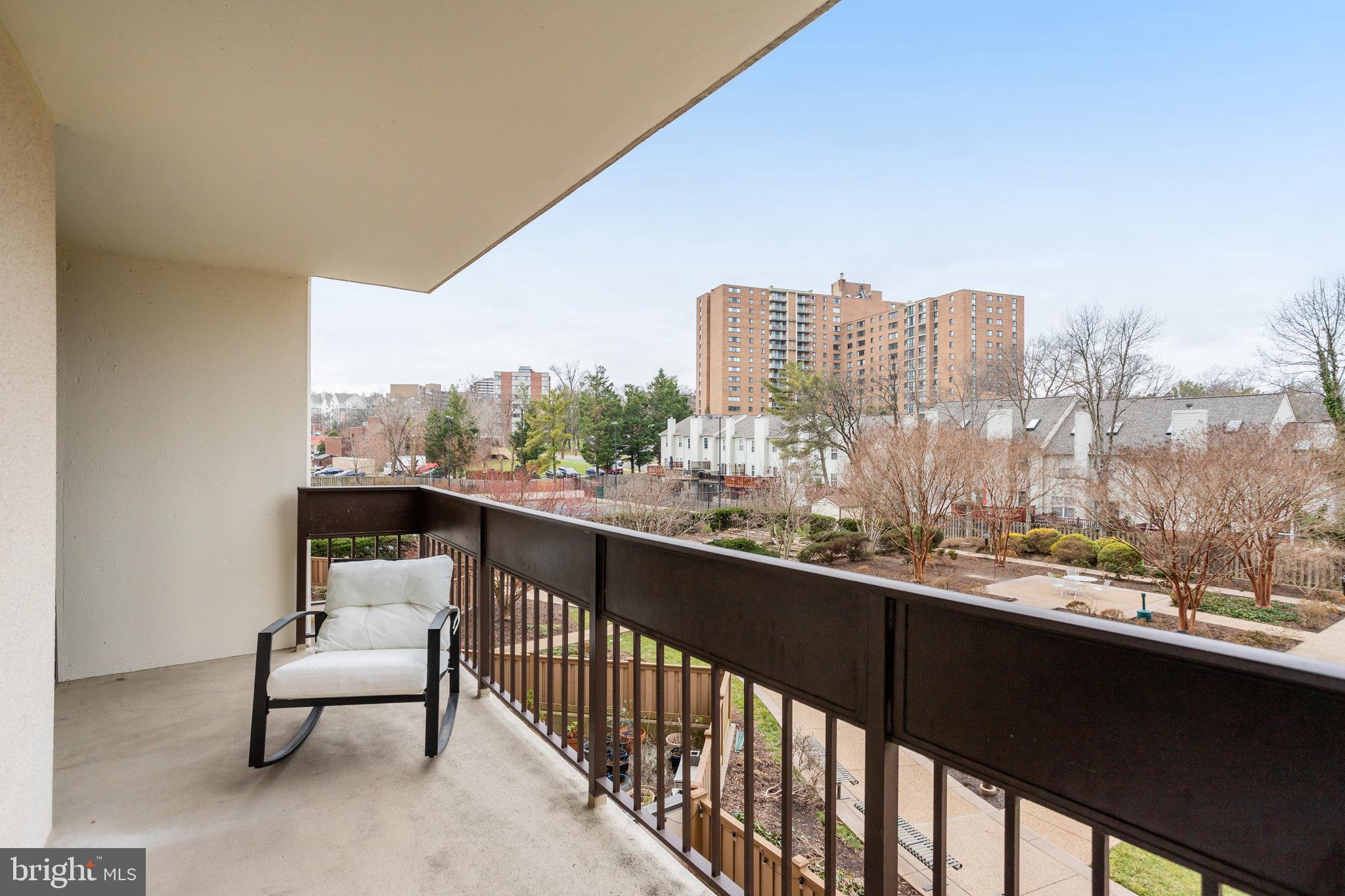 5300 HOLMES RUN PKWY #417