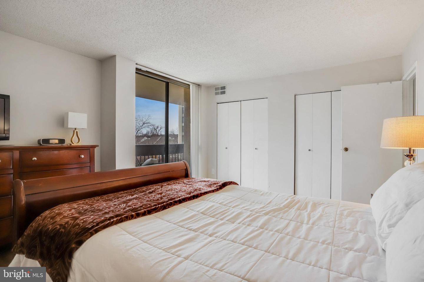 5300 HOLMES RUN PKWY #417