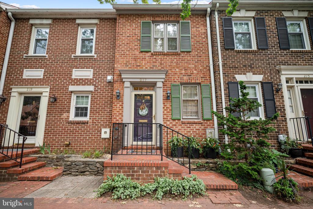 217 ORONOCO ST