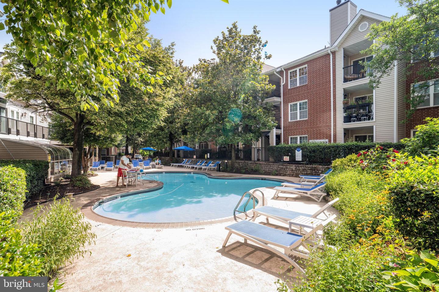 3315 Wyndham Cir #2235