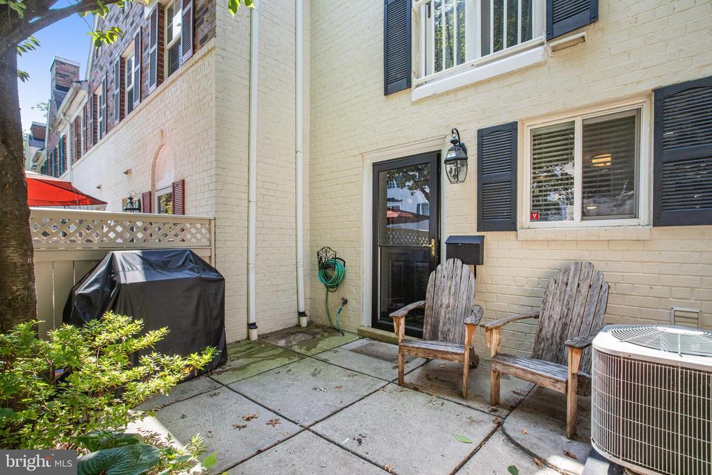 1311 N VAN DORN ST