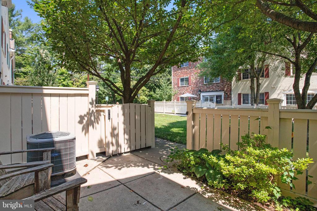 1311 N VAN DORN ST