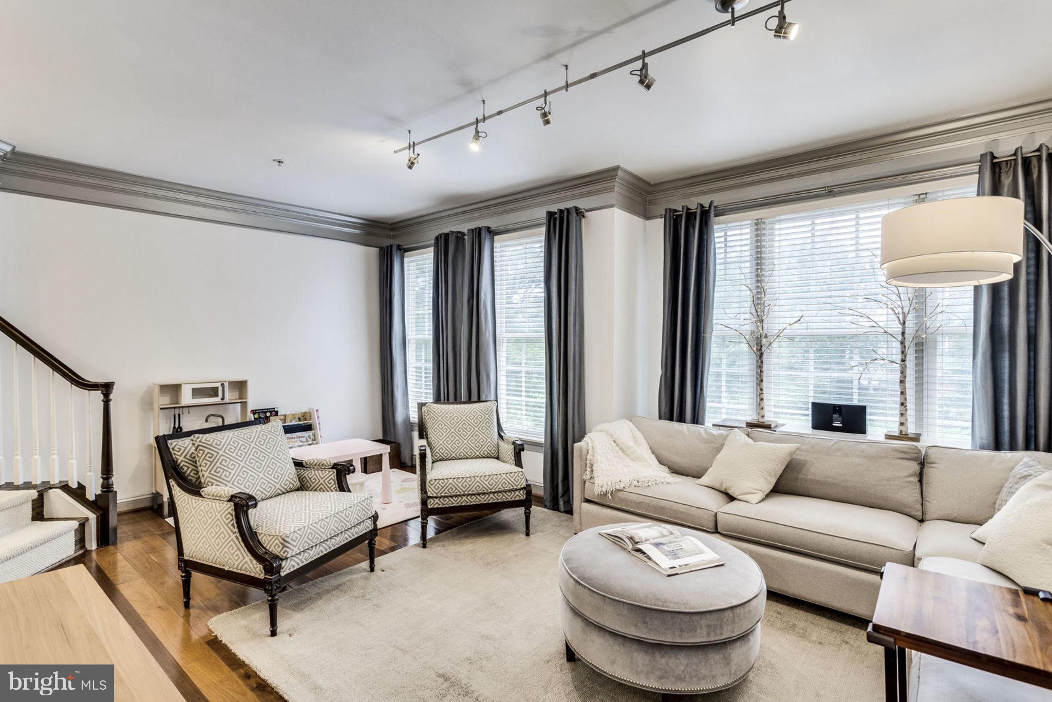 385 CAMERON STATION BOULEVARD