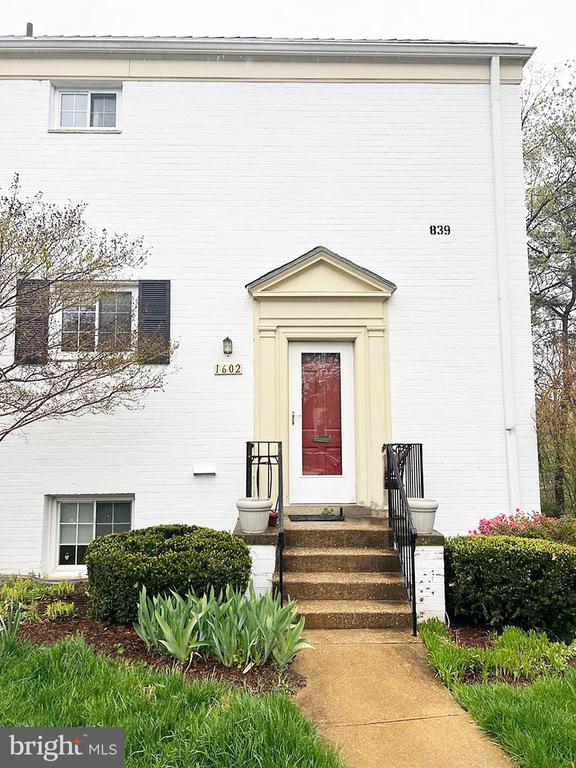 1602 RIPON PLACE
