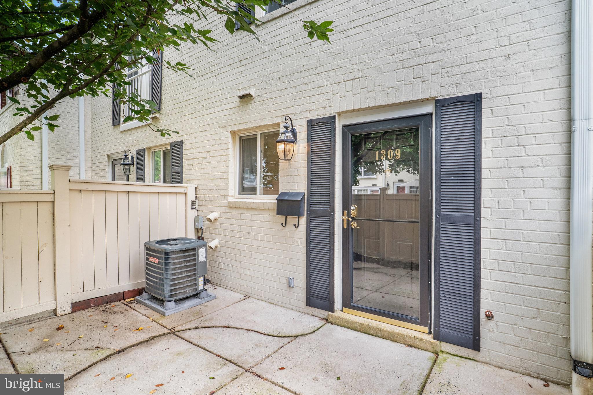 1309 N VAN DORN STREET