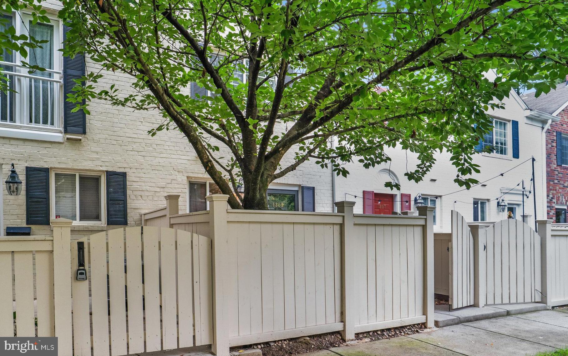 1309 N VAN DORN STREET