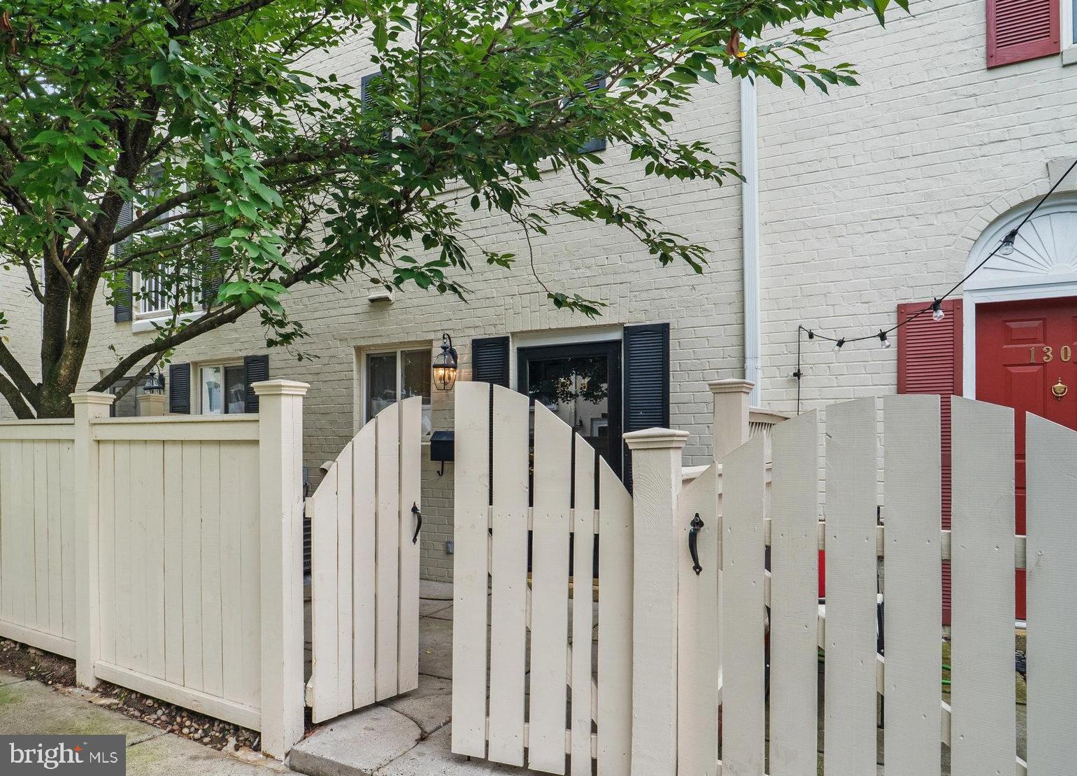 1309 N VAN DORN STREET