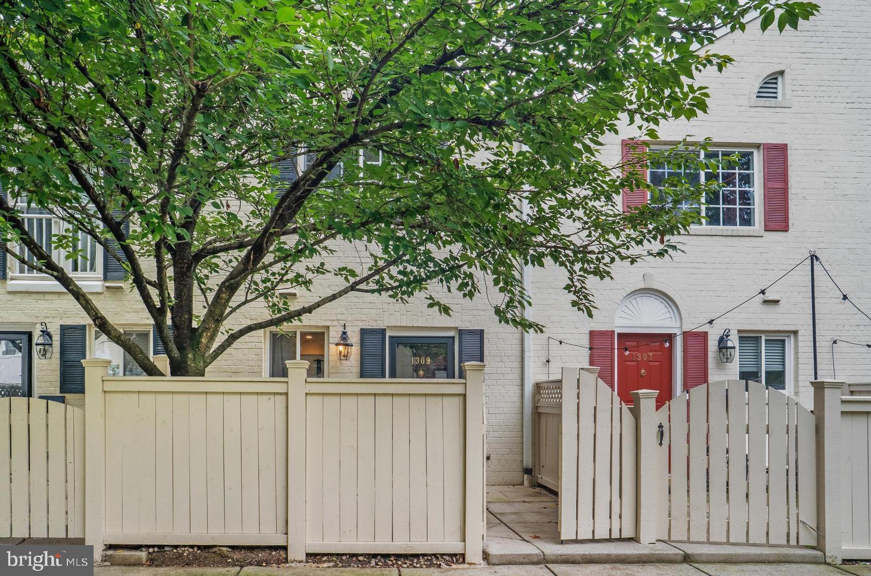 1309 N VAN DORN STREET