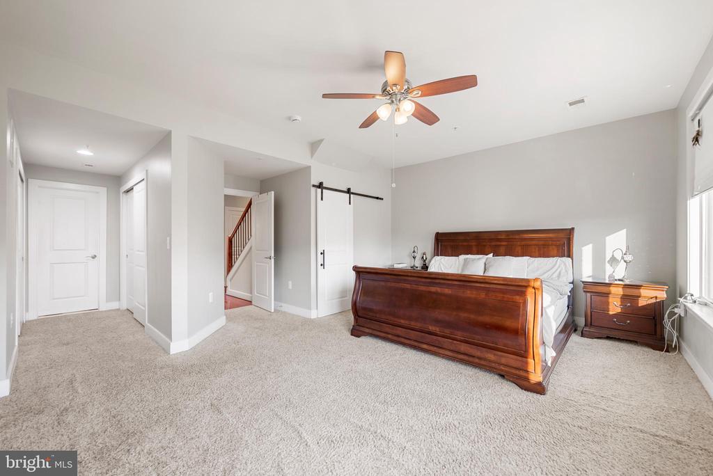 710 E HOWELL AVENUE
