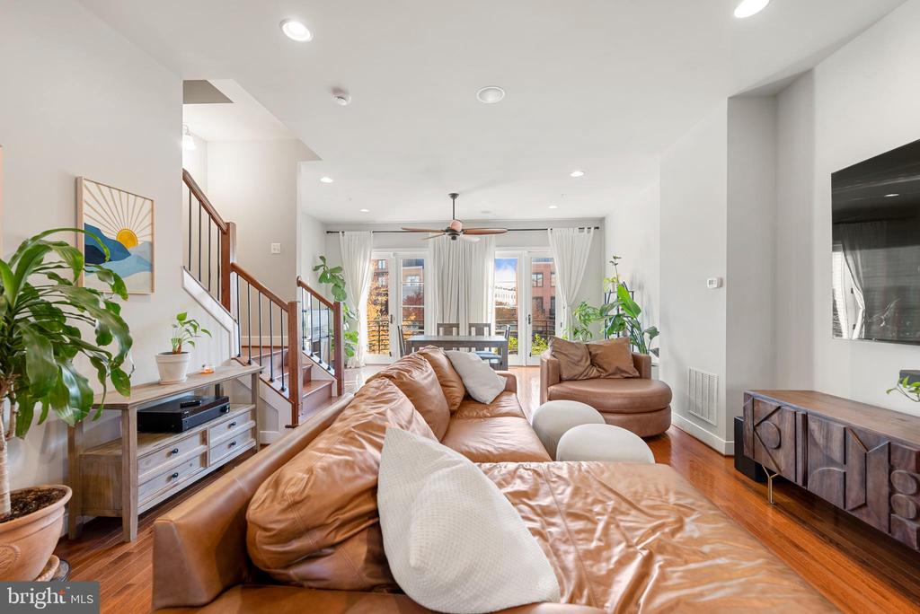 710 E HOWELL AVENUE